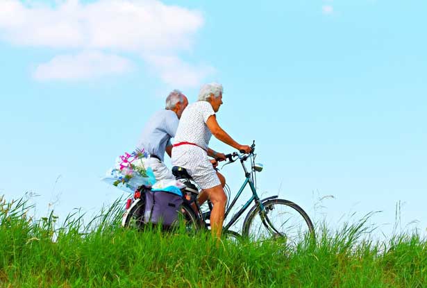 10 hábitos saludables para que los mayores se mantengan sanos y activos